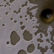 Cientistas da NASA intrigados com enorme buraco em Marte