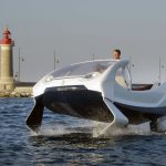 Veículo elétrico de emissões zero permite evitar engarrafamentos e navegar para o trabalho